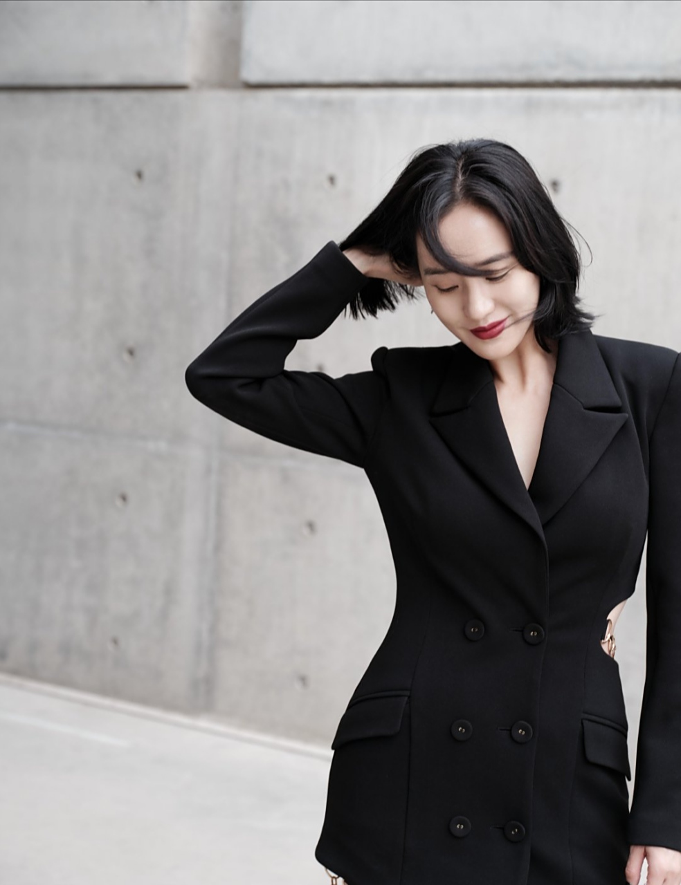 王智一身黑色系好美好有气质呢[心]状态好好呢,王智你穿黑色西装好美