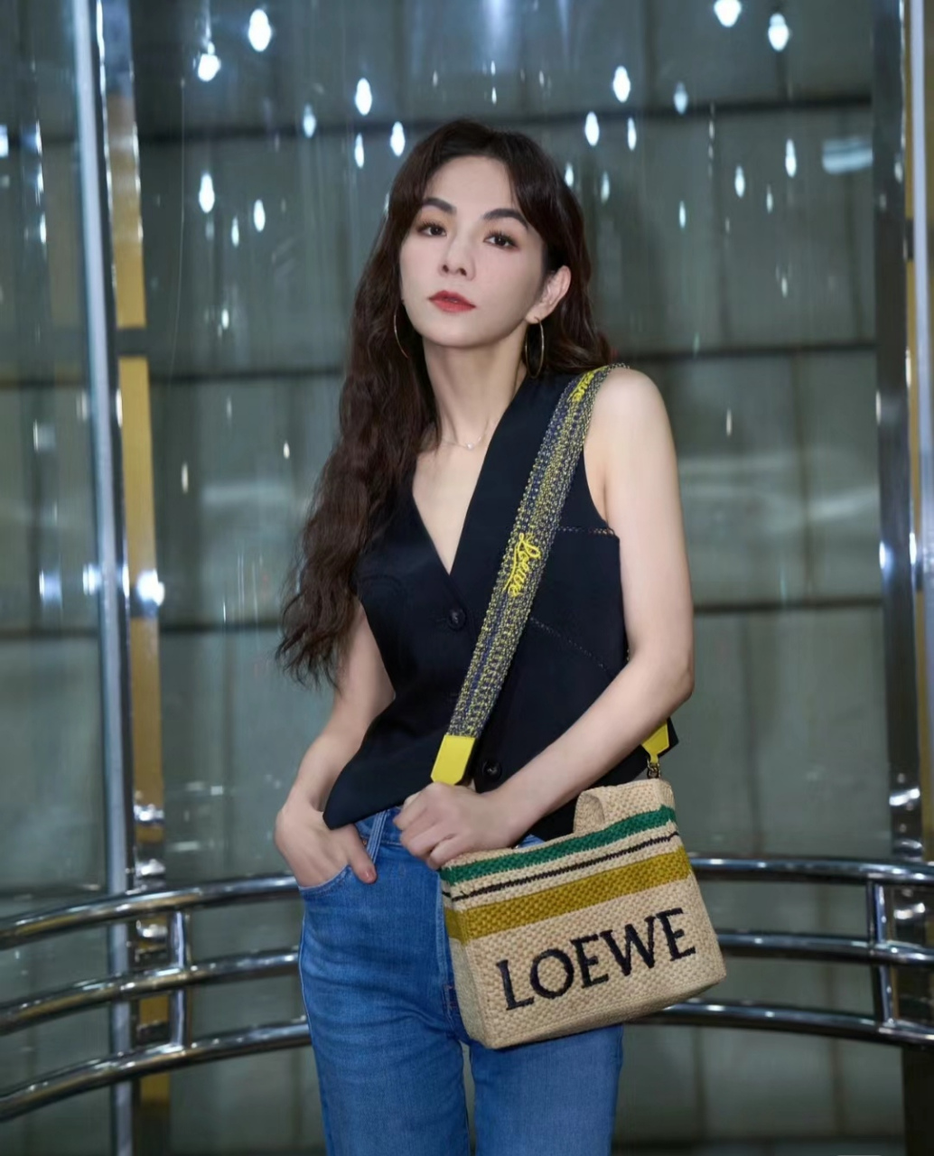 陈嘉桦是she里面看着最幸福,人生目前来看比较完美的一位,以前的假