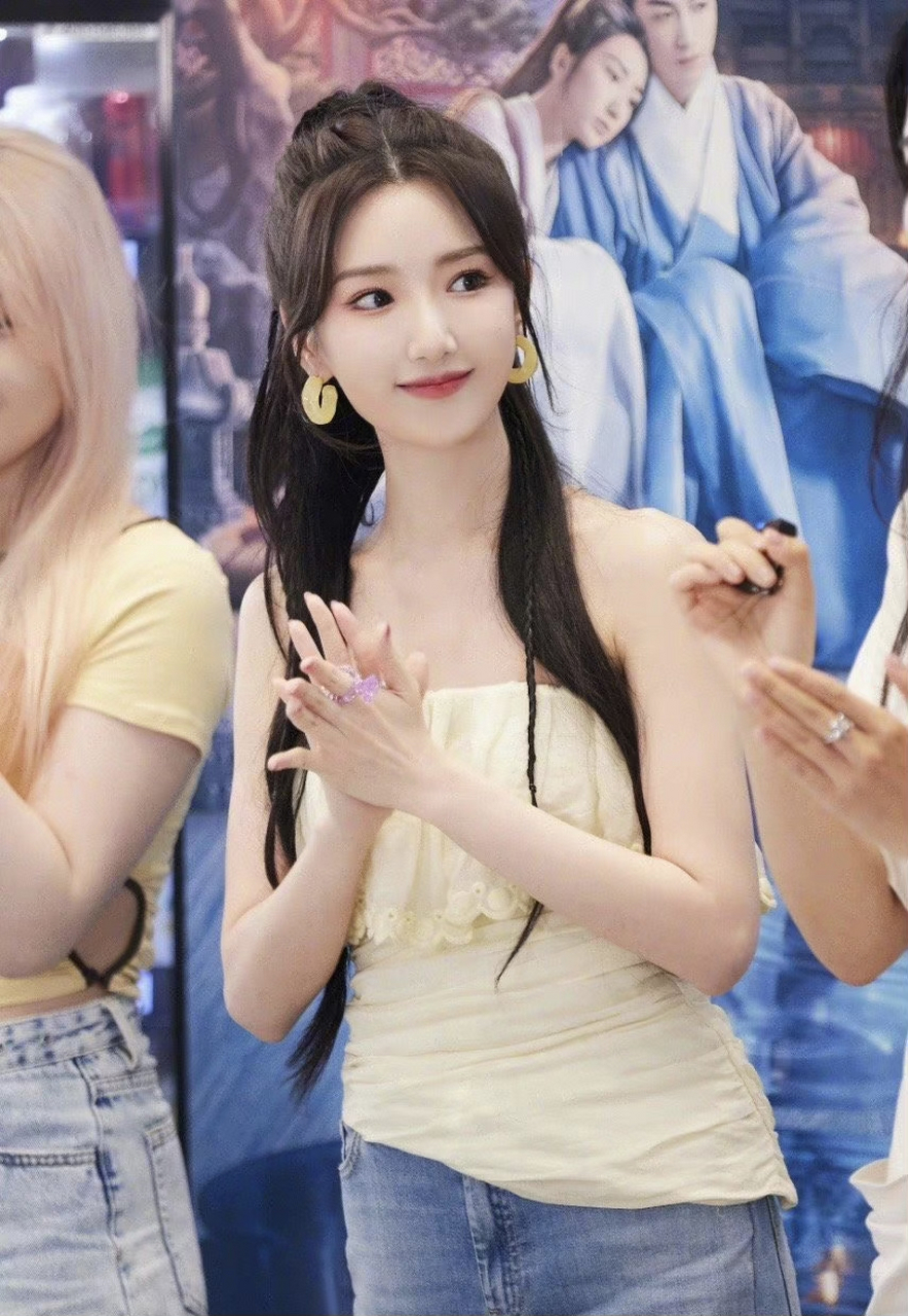 毛晓彤长发好好看,高马尾好美