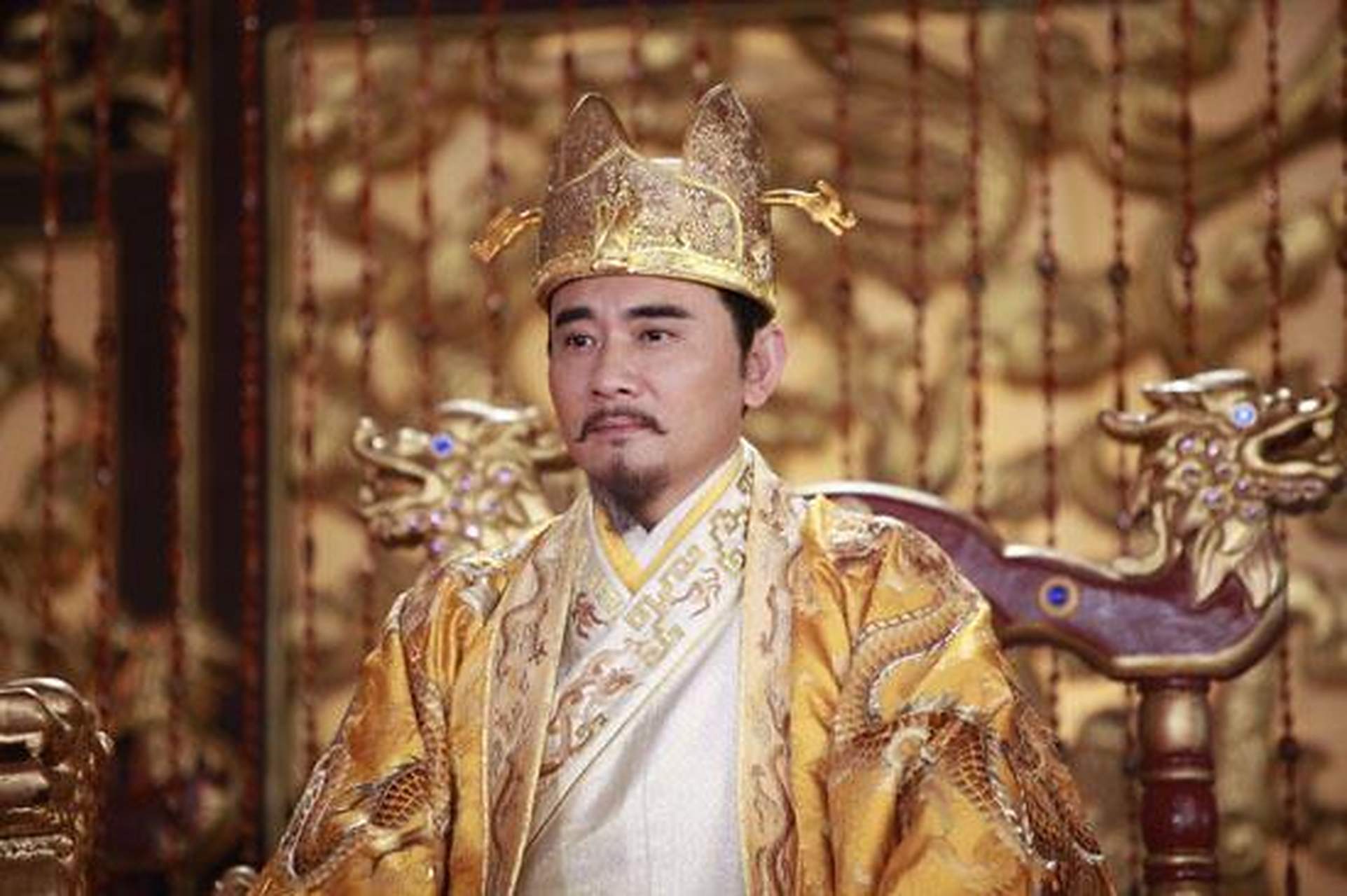 当时书生宋济在西明寺度夏,唐德宗进来的时候,宋济正在窗户底下穿着