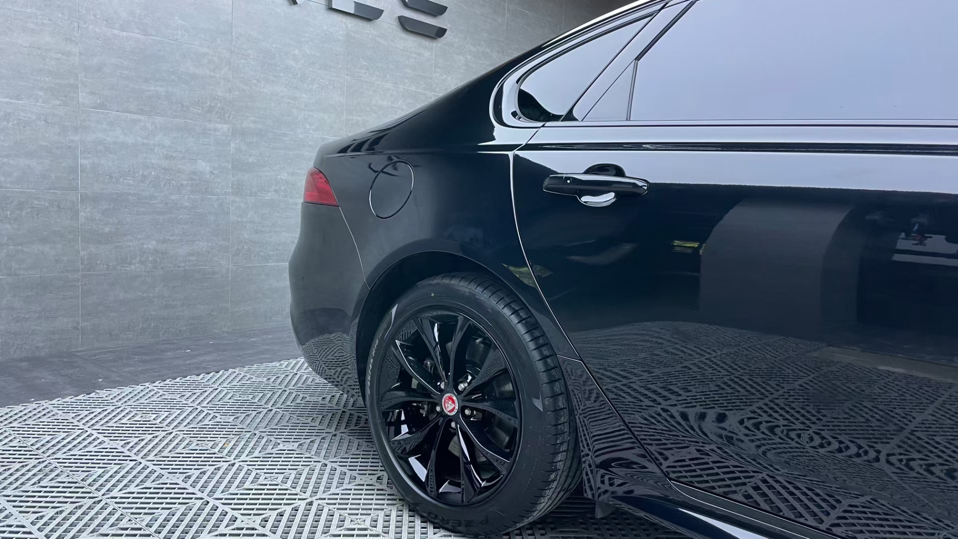 成都捷豹xfl改装黑武士pet钢琴黑