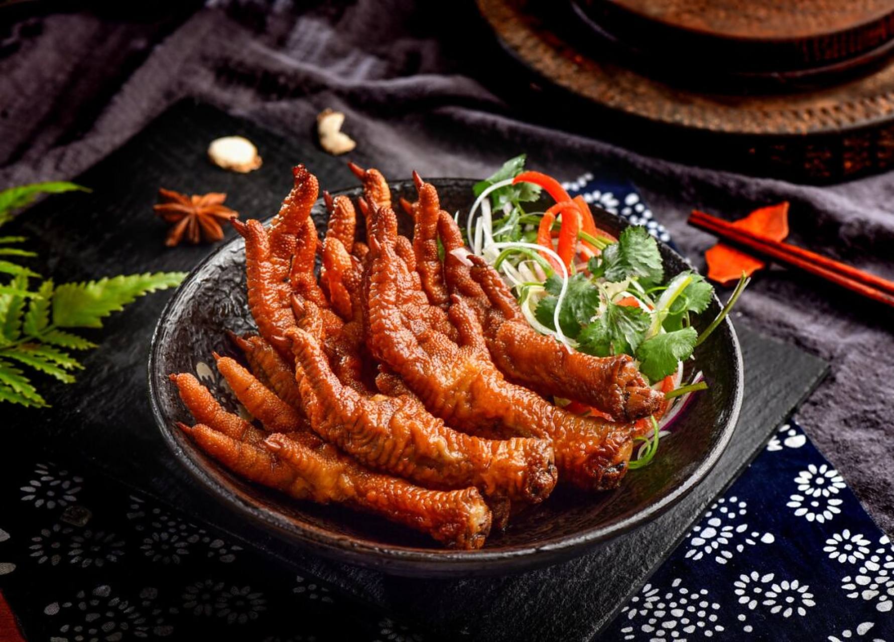 卤鸡爪做法大全,学会不用买了,又省一笔钱 一,家常卤鸡爪 (1)香辣卤