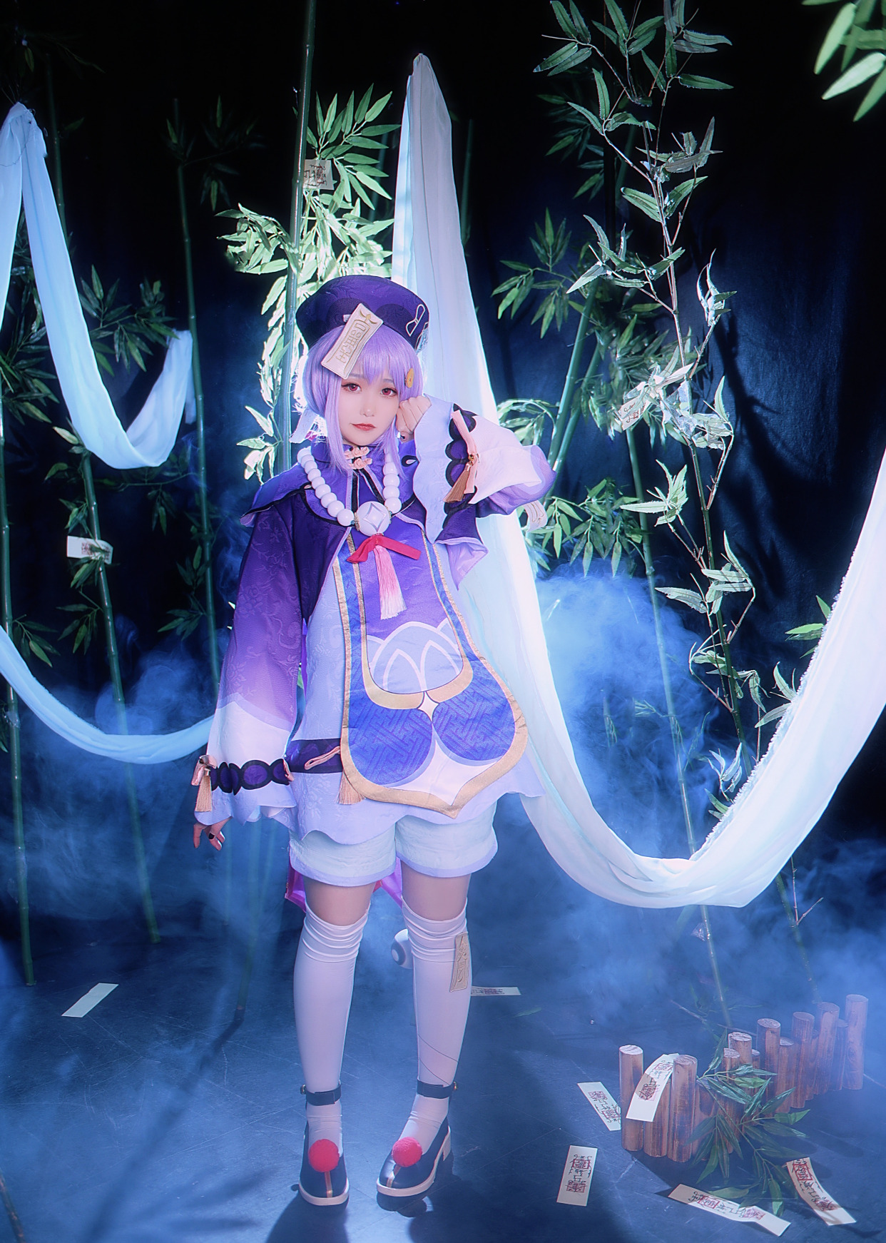 《原神》七七cos,这双过膝"白丝"袜穿失败了,小腿显得太粗啦