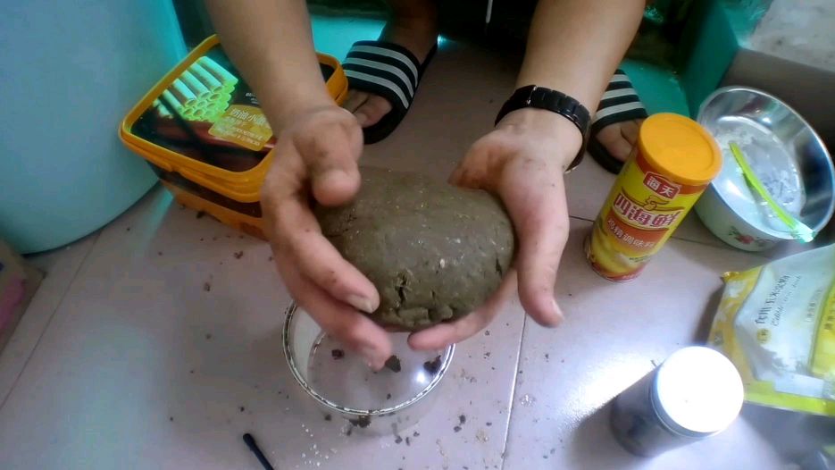海钓鱼饵制作过程,自制海钓面饵(DIY),有秘密配方?