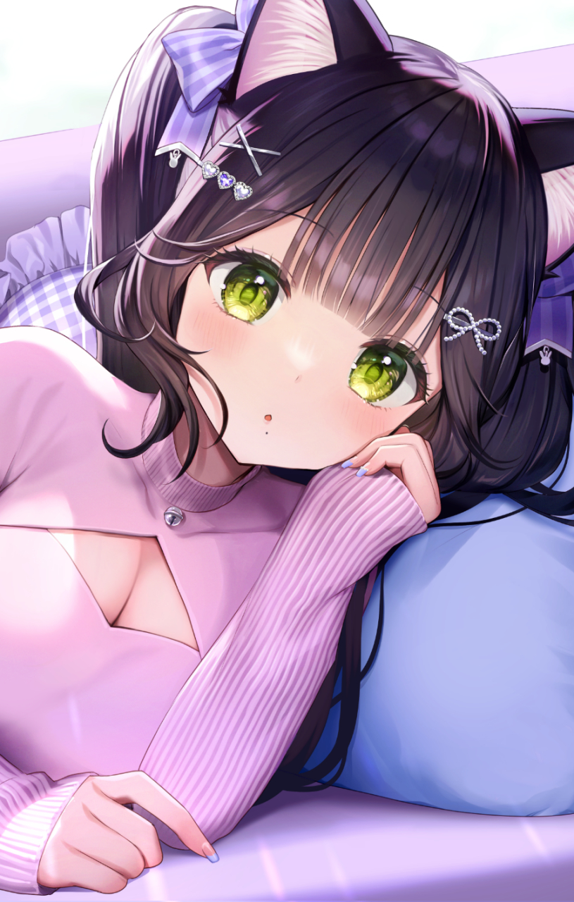 侧卧在沙发上发呆的小猫娘#二次元#  画师:ももしき