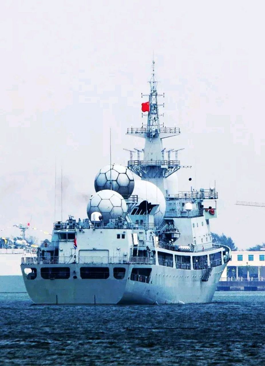 昨天,中国"天王星"号电子侦察船(舷号793)在出现在澳大利亚昆士兰州外