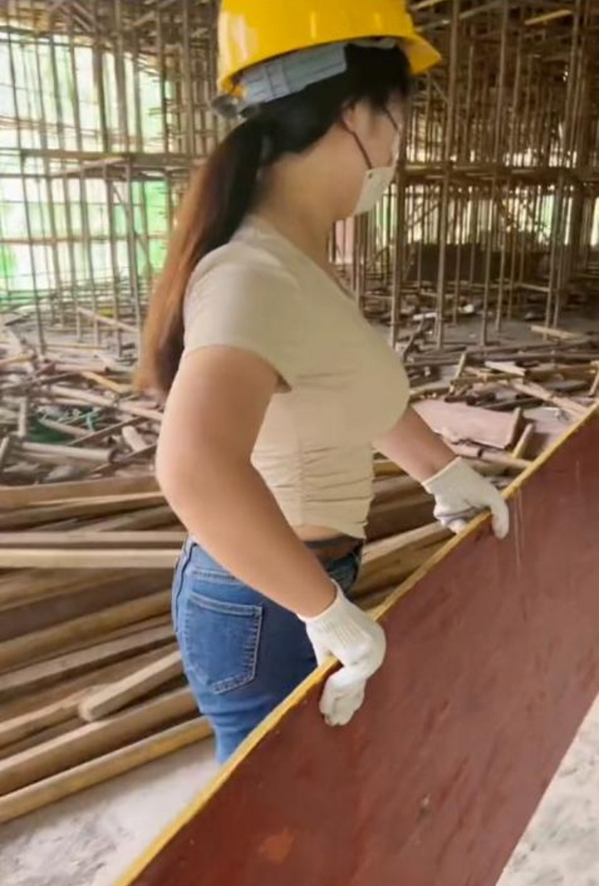 工地上的美女,干活勤快,人美心善