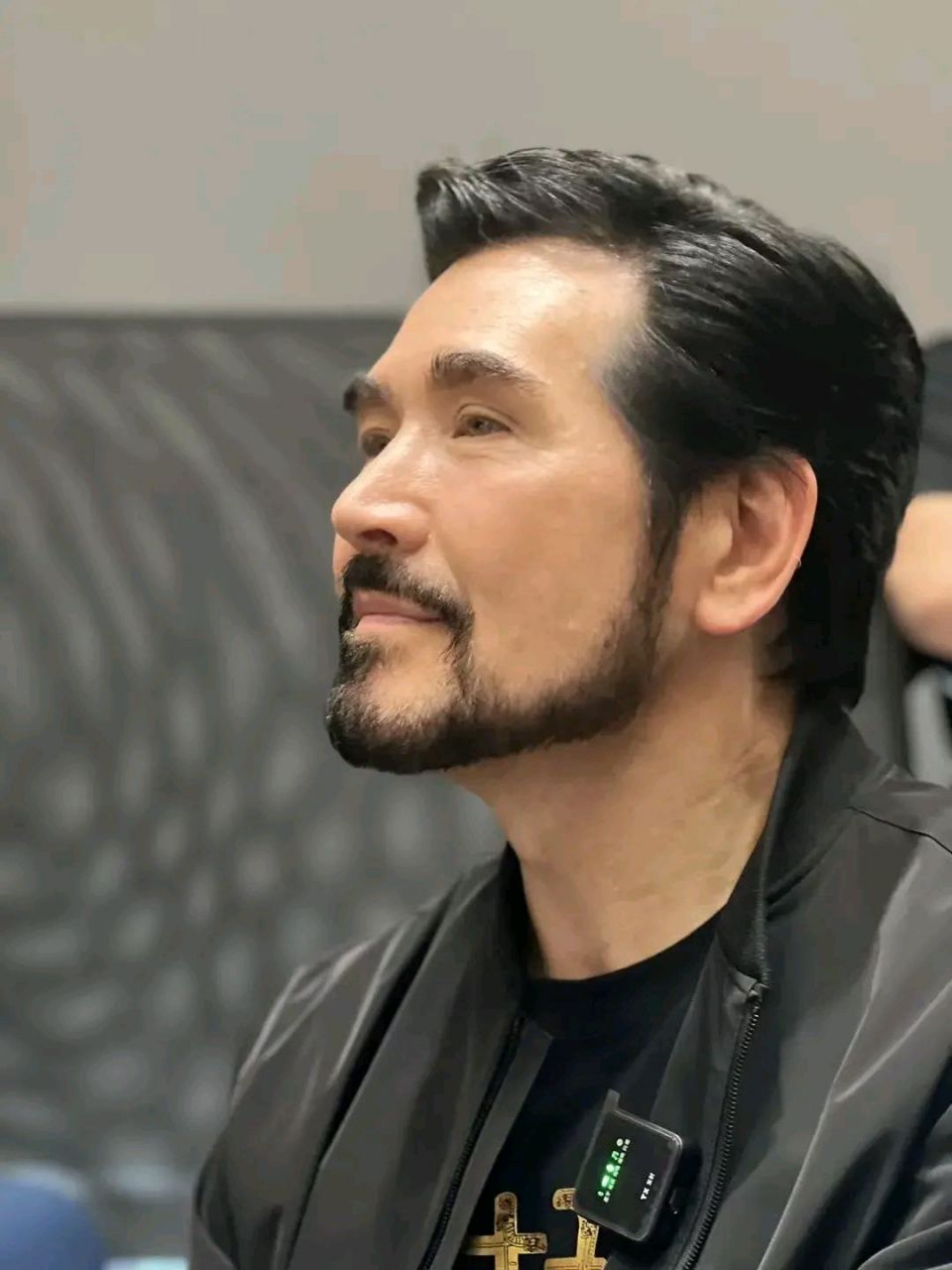 费翔icon1960年出生,今年已经63岁的高龄了.