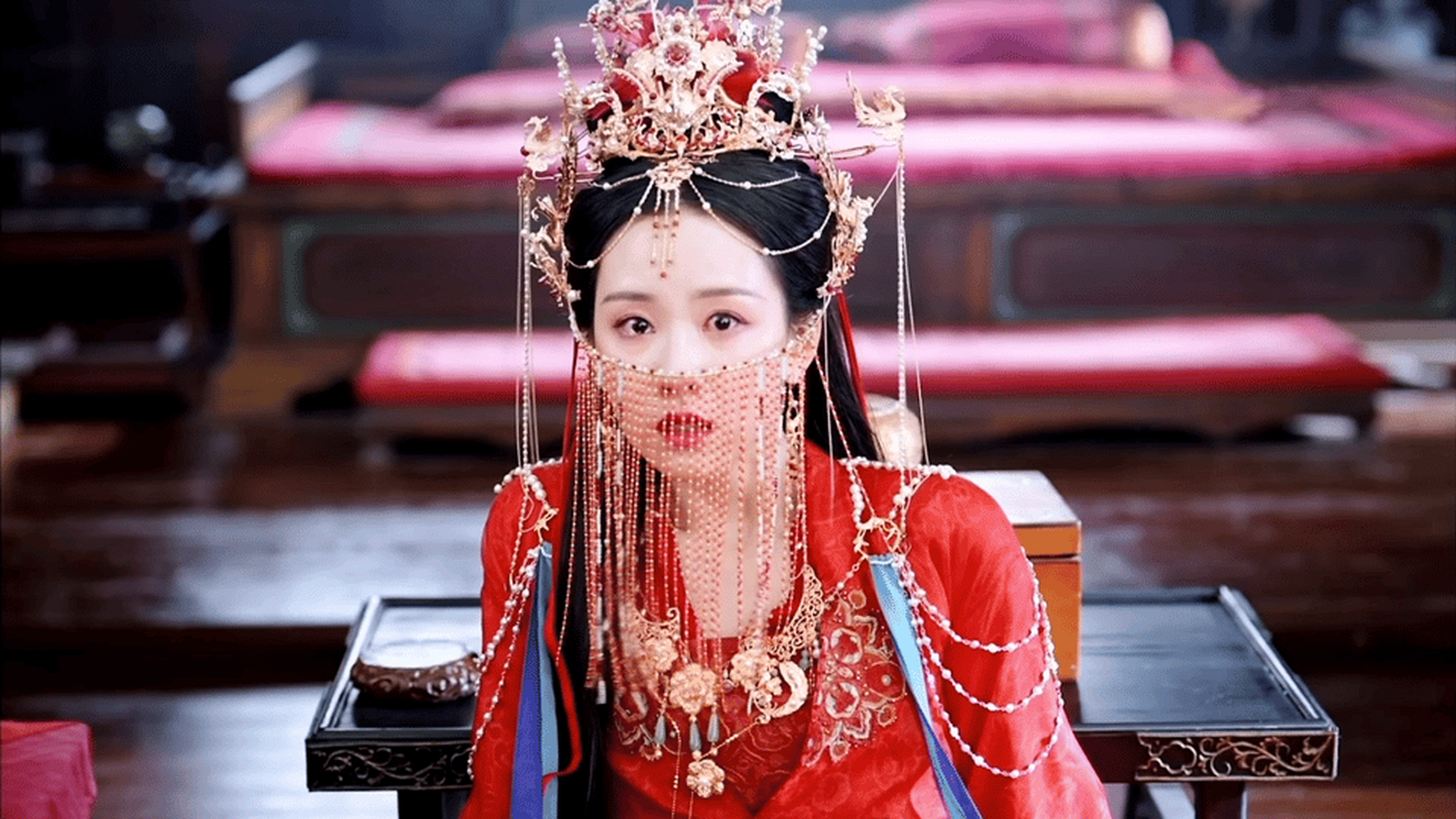 叶冰裳面若观音,心似蛇蝎,现在看陈都灵的脸就觉得有多带感,反差好大