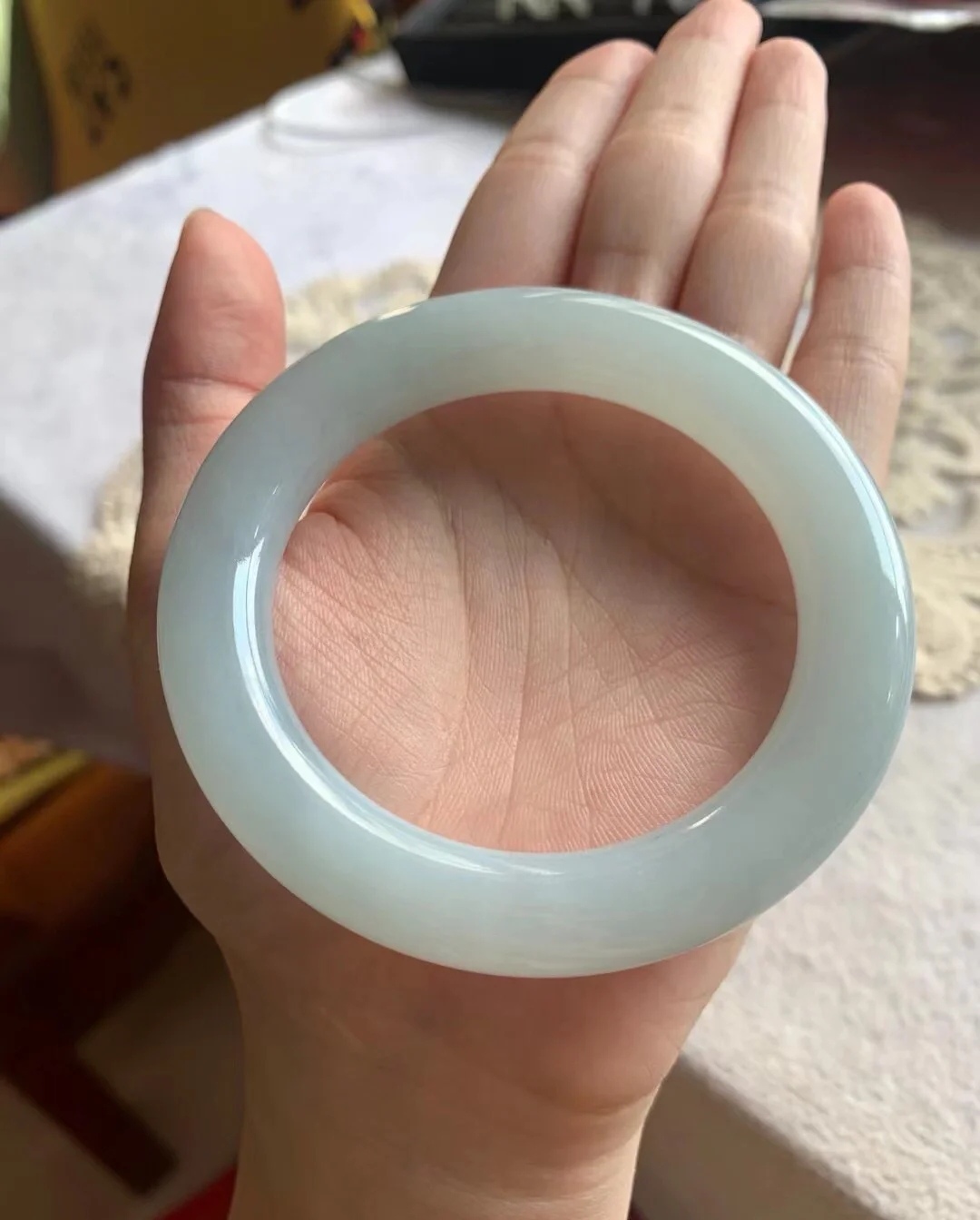 54圈口圆条白月光翡翠手镯