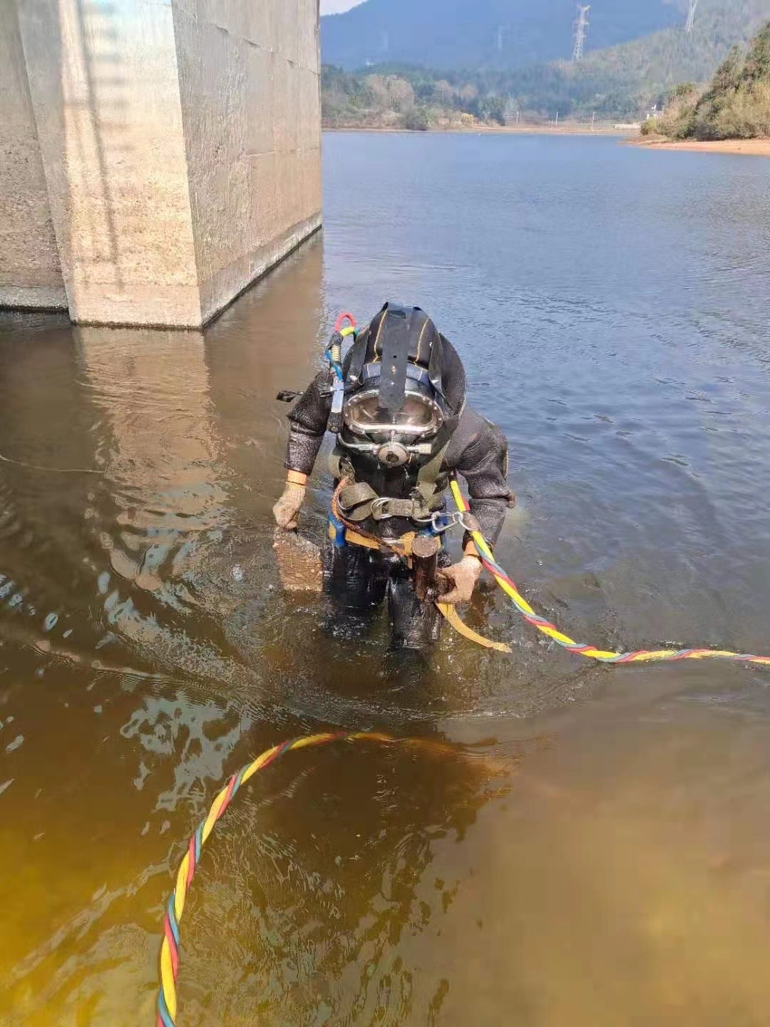 淮安市打捞队-承接各种潜水打捞服务