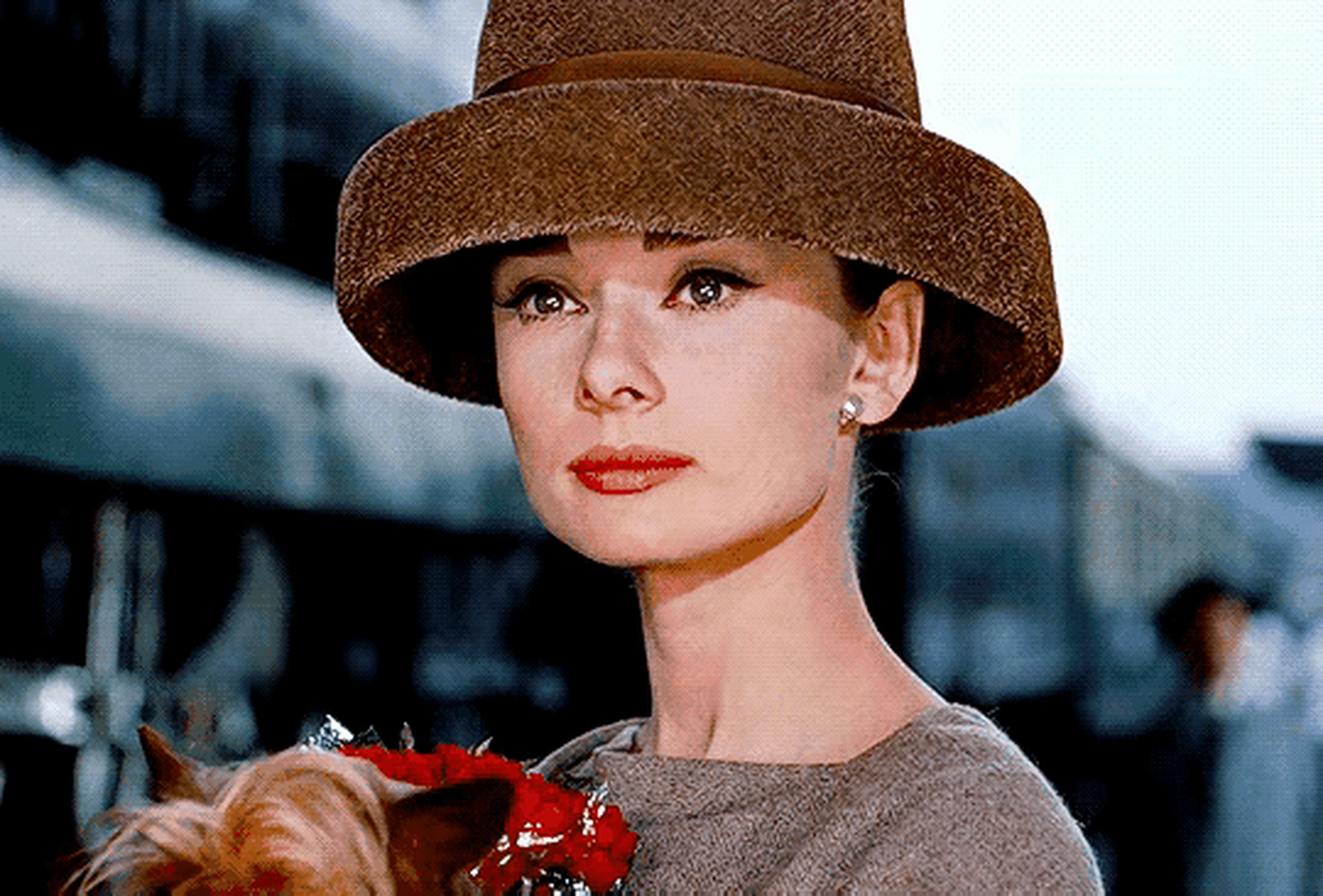 1957年,赫本在《甜姐儿》里的造型