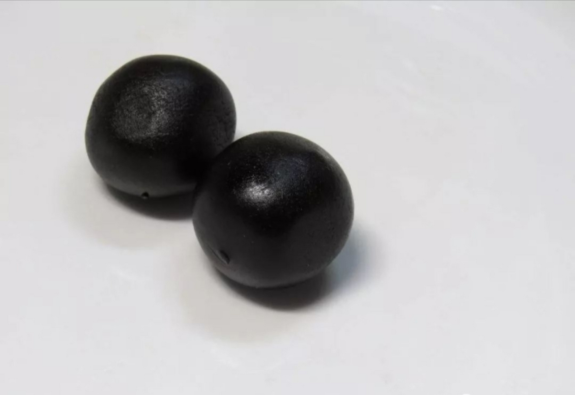 厂家啊,我说你能不能把这个乌鸡白凤丸弄得小一点好吃一点?