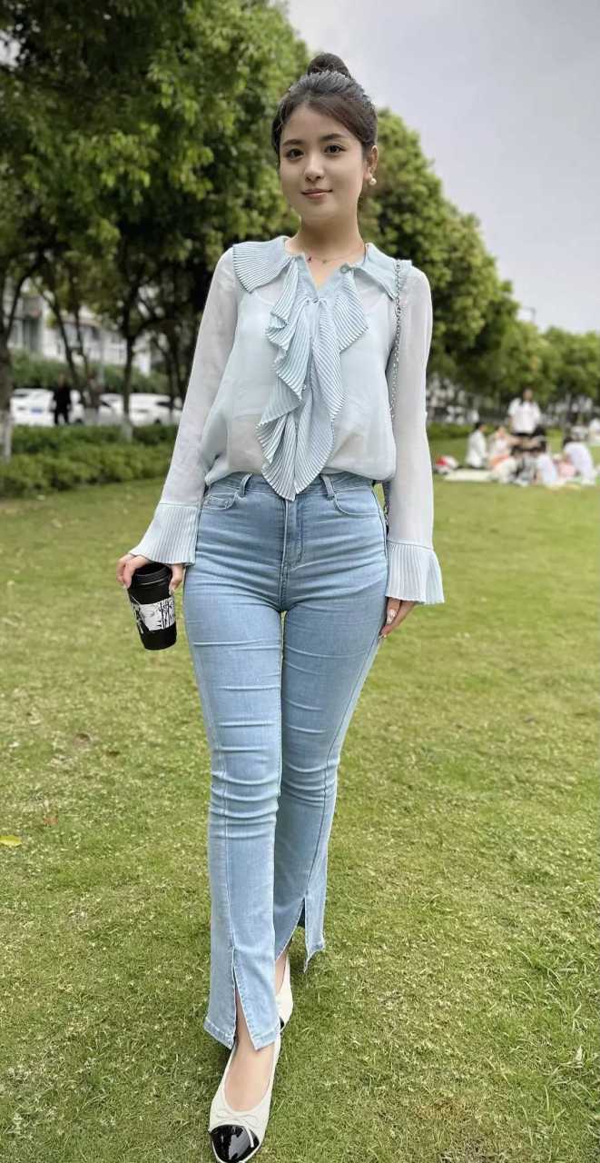 还是牛仔裤彰显身材!