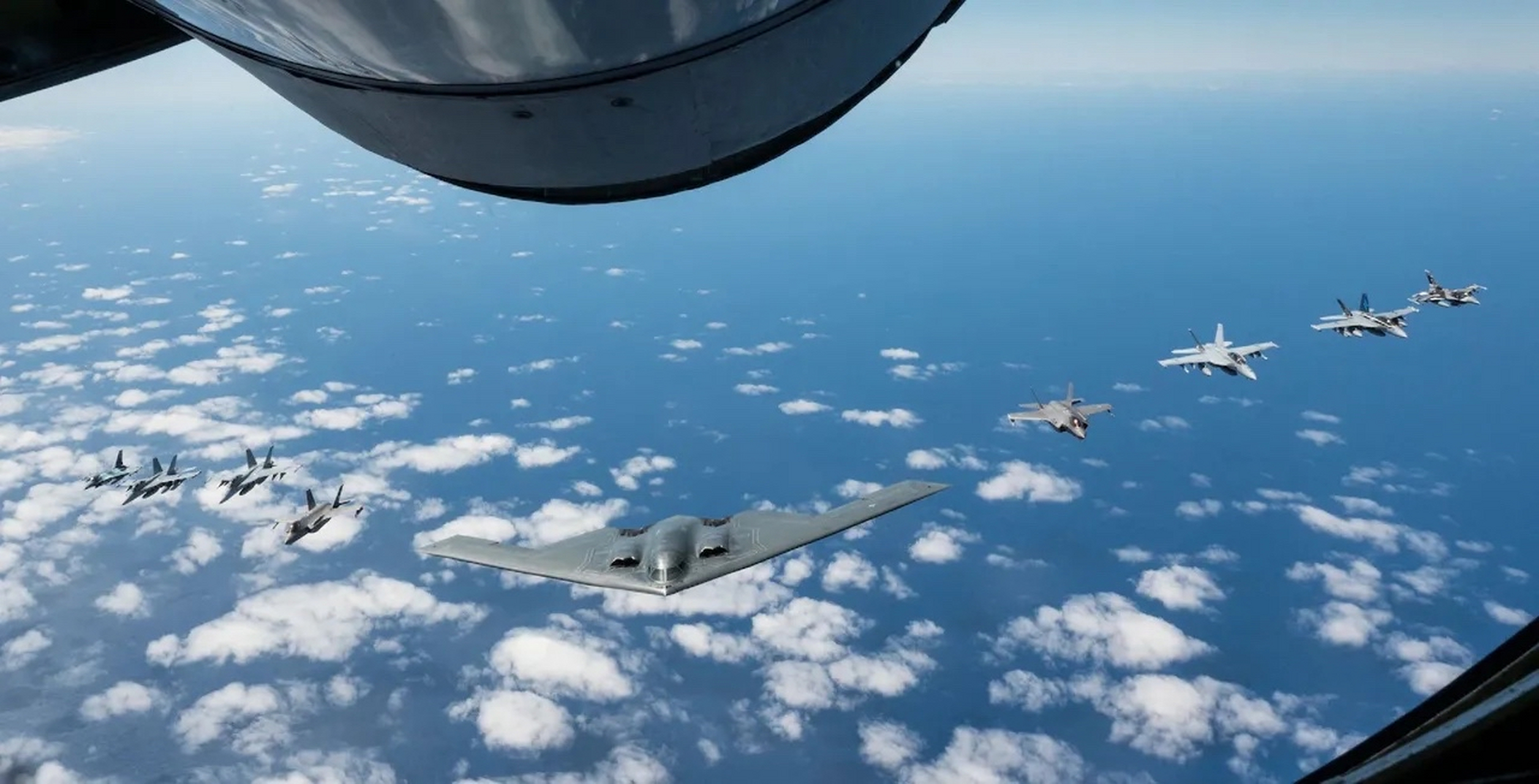 b-2轰炸机和不同机型的搭配