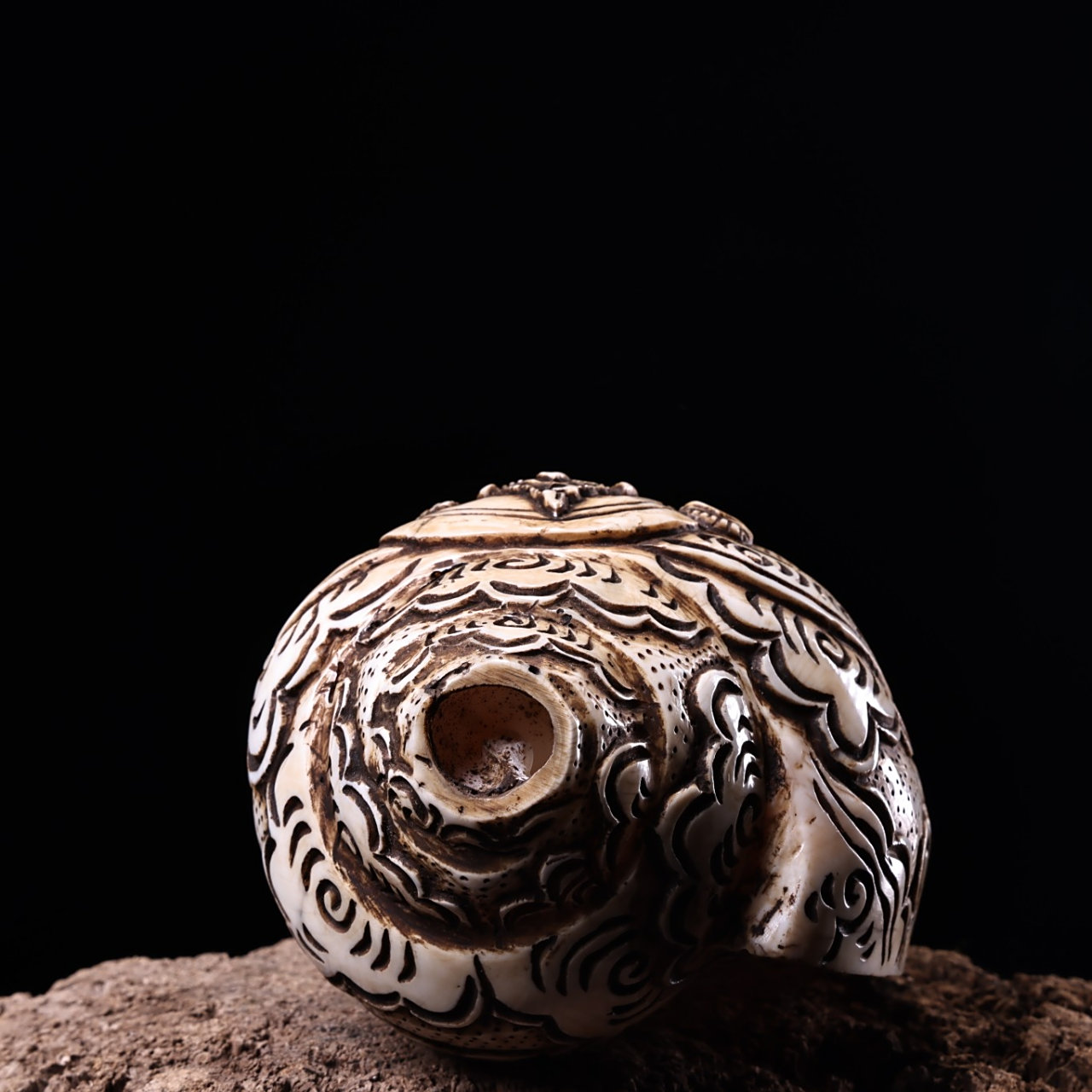 《双身黄财神》藏传佛像右旋法螺  海螺法器 工艺精湛  器型精美 重