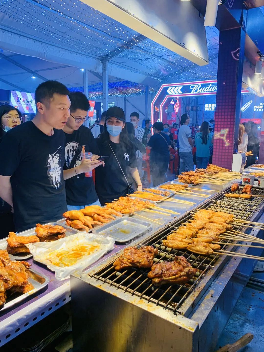 地摊!夜市!经济!造福民生!盘活内需!给力!