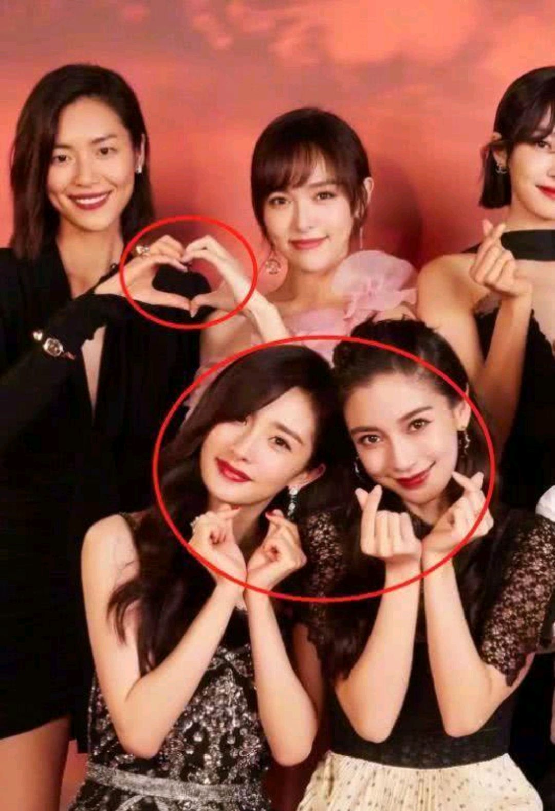感情好得很?杨幂谈起唐嫣大家都这么多年了