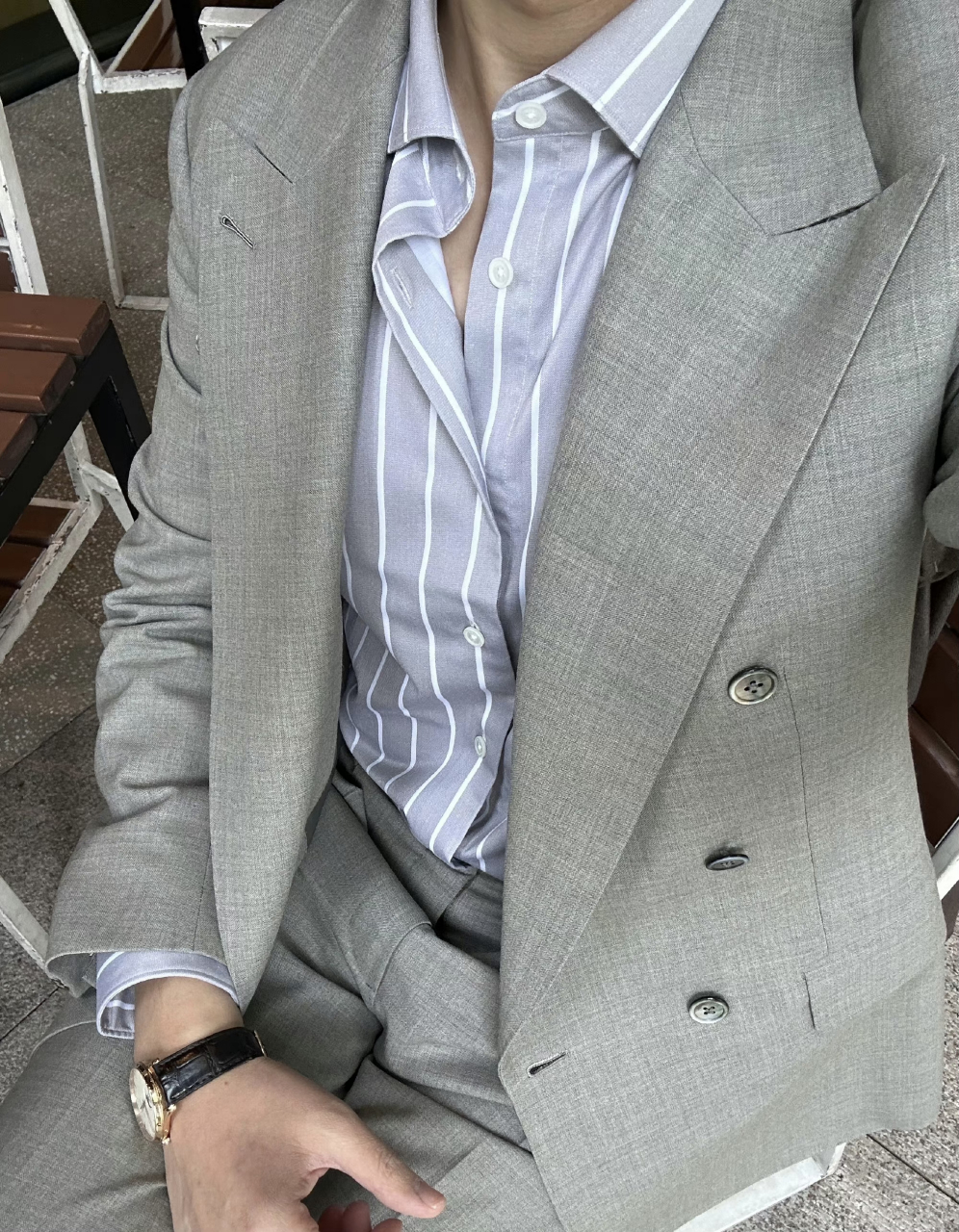 ootd|正装男不露脸系列,灰色西装高级感十足,怎么穿都是优质男海王.