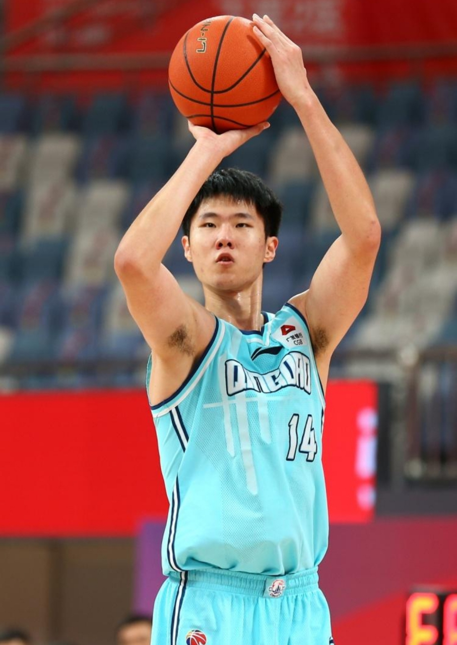 今晚的赵嘉义,配得上cba"最耀眼的星",33分的表现你不都不敢想象这