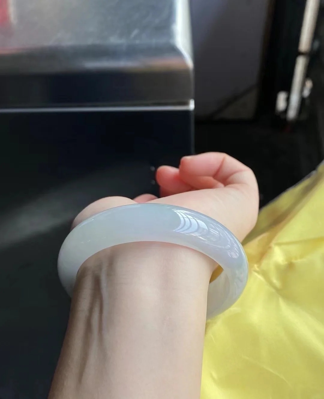 冰种白月光翡翠手镯