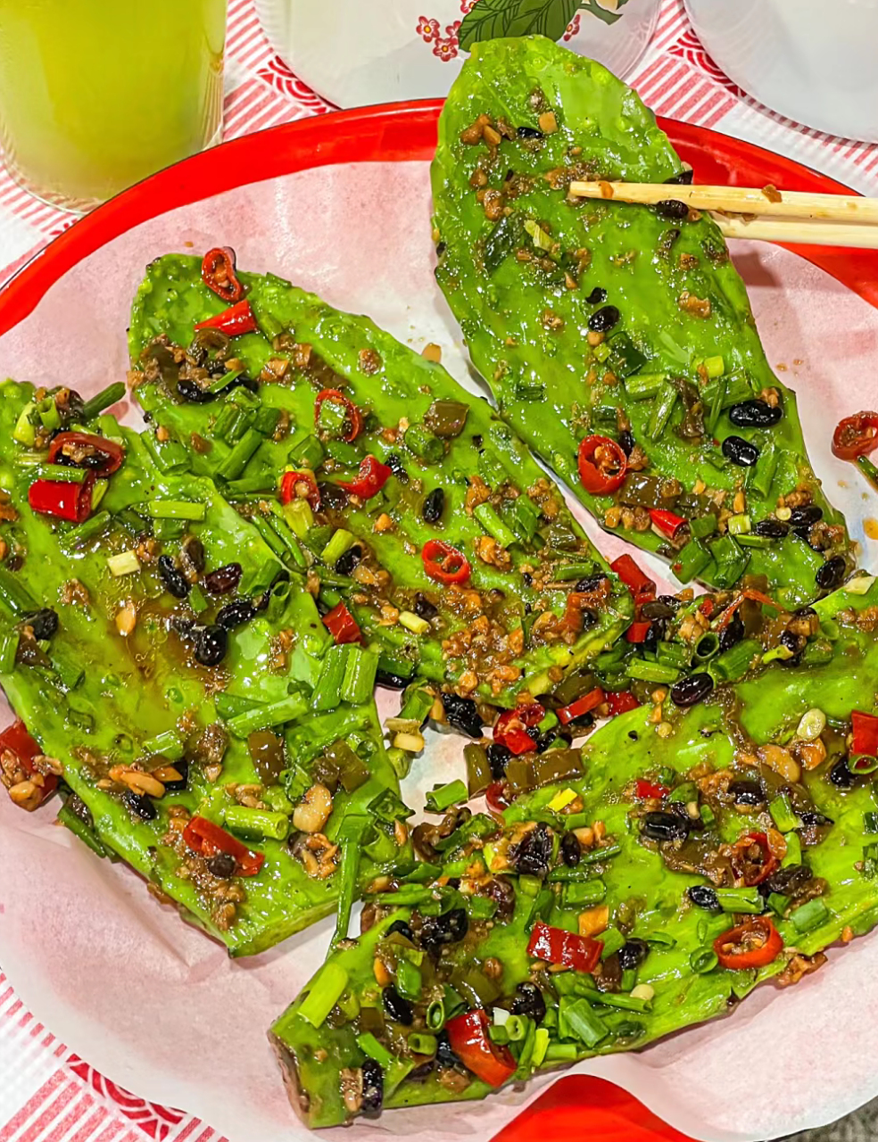 谁吃过凉拌仙人掌.