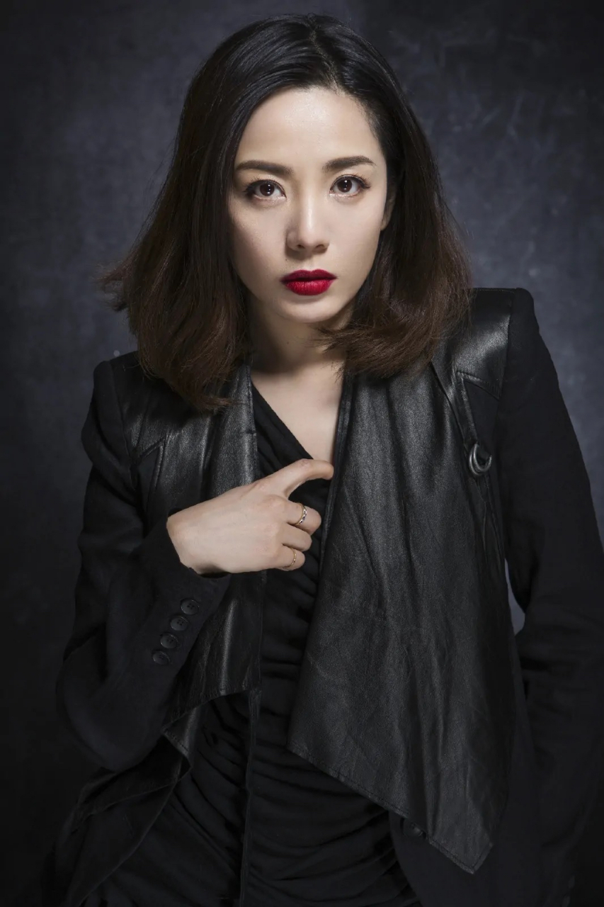 杨紫嫣,出生于中国北京市,毕业于中央戏剧学院表演系,中国内地女演员