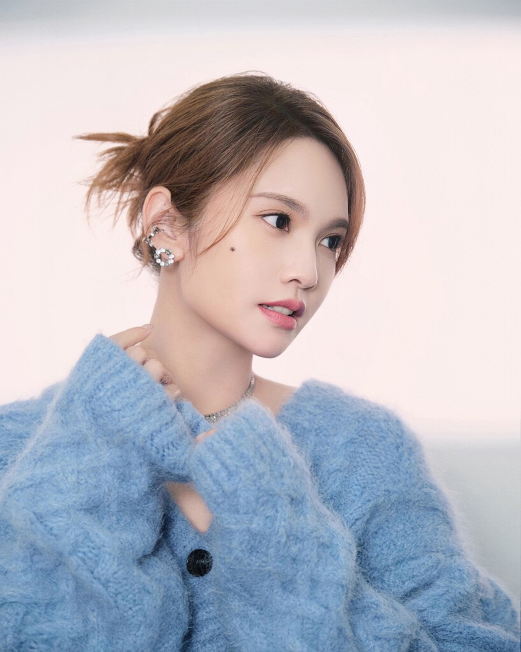 继"才八年而已,才30万"不当言论后, 杨丞琳再次陷入不当言论风波, 这