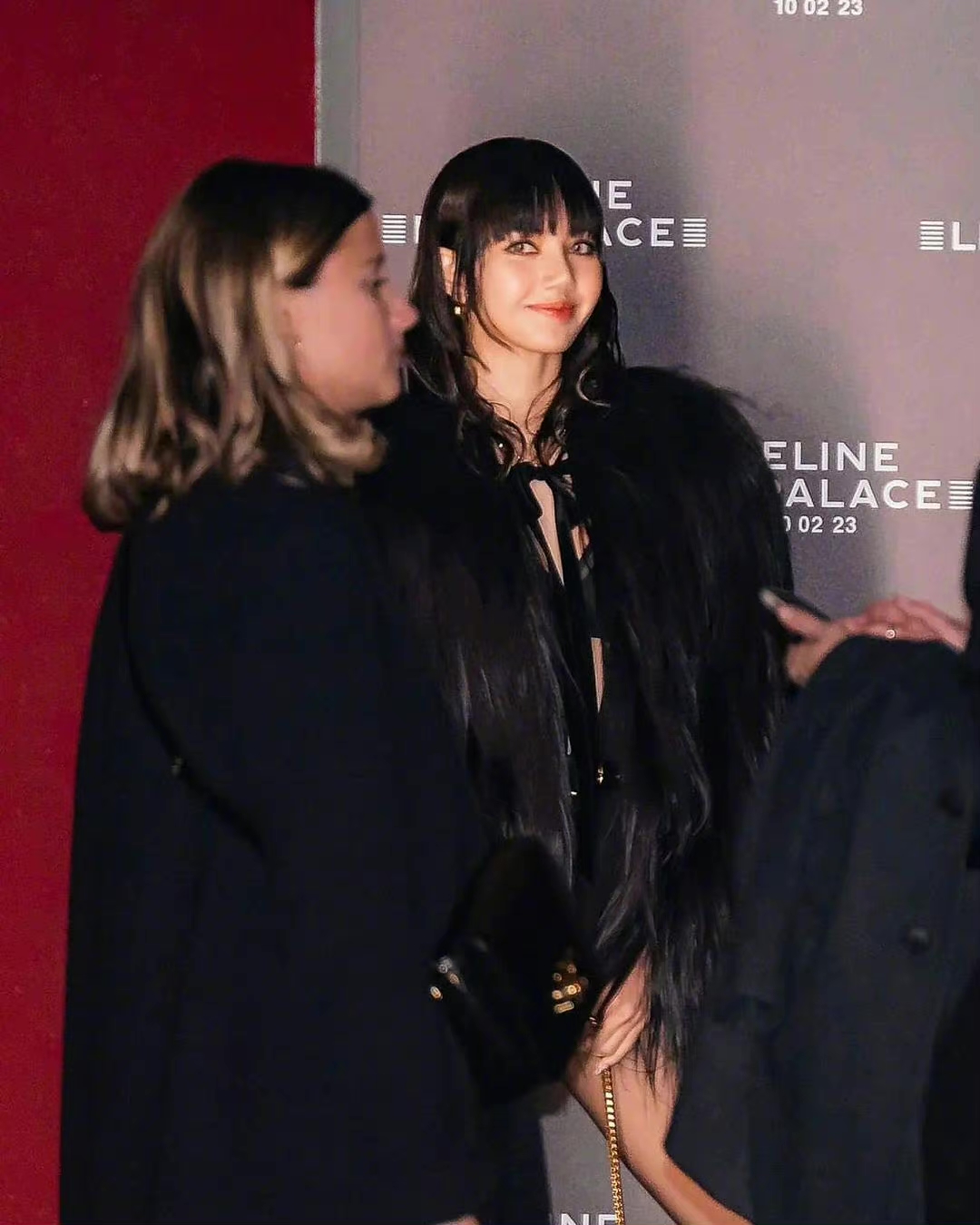 在巴黎传奇剧院le palace出席celine 2023秋冬男装系列发布秀的lisa