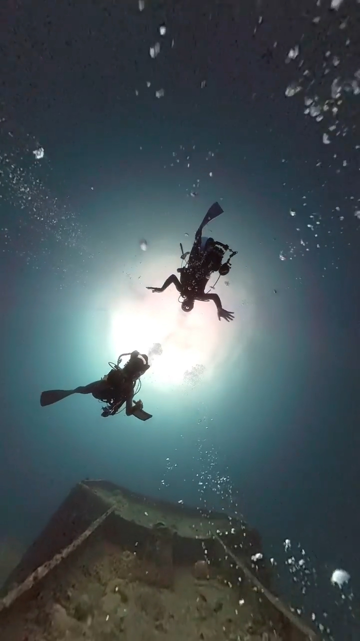 摄影师完美还原泰坦尼克号女主坠海的视频,竟然是用了它