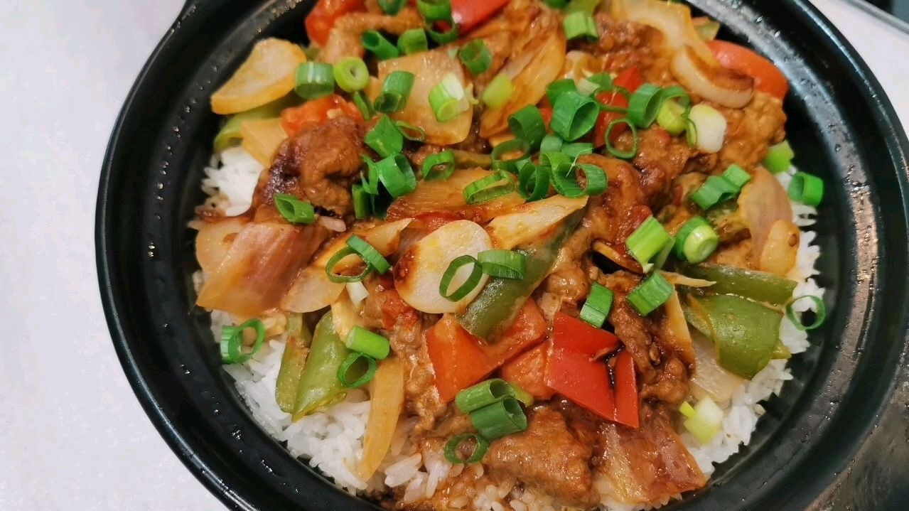 香辣牛肉煲仔饭,不会做的,跟着步骤来,定能学会做