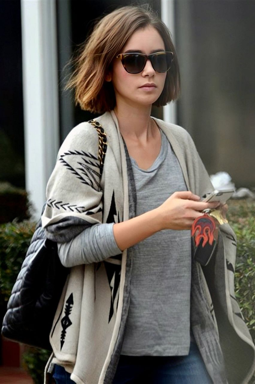 明星街拍|lily collins|||#欧美[话题]# #好莱坞[话题]# #女明星[话题