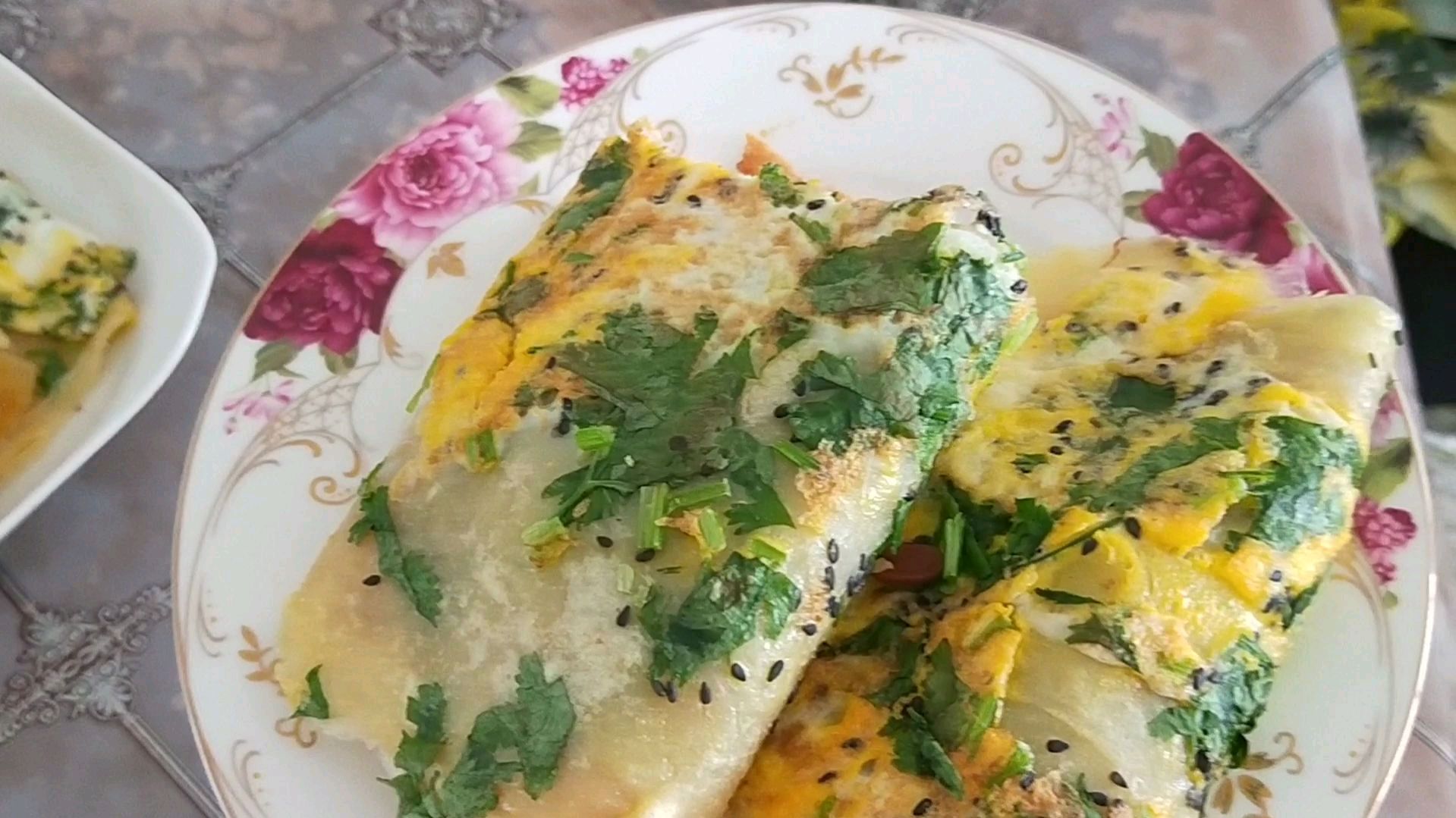 早餐煎饼果子来一套,像这样做,煎饼又薄又脆,无法自拔的美味
