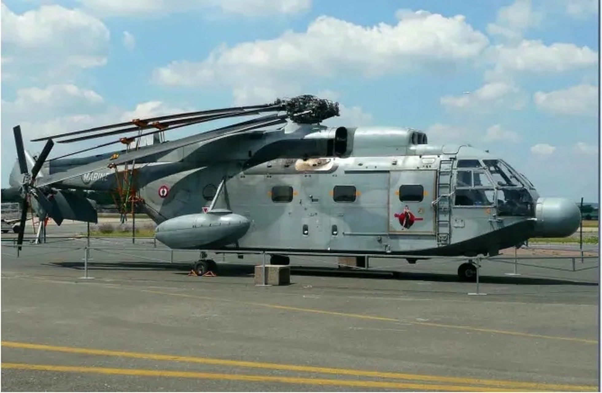 法国sa 321"超黄蜂"通用直升机 sa321是法国国营航宇工业公司研制的