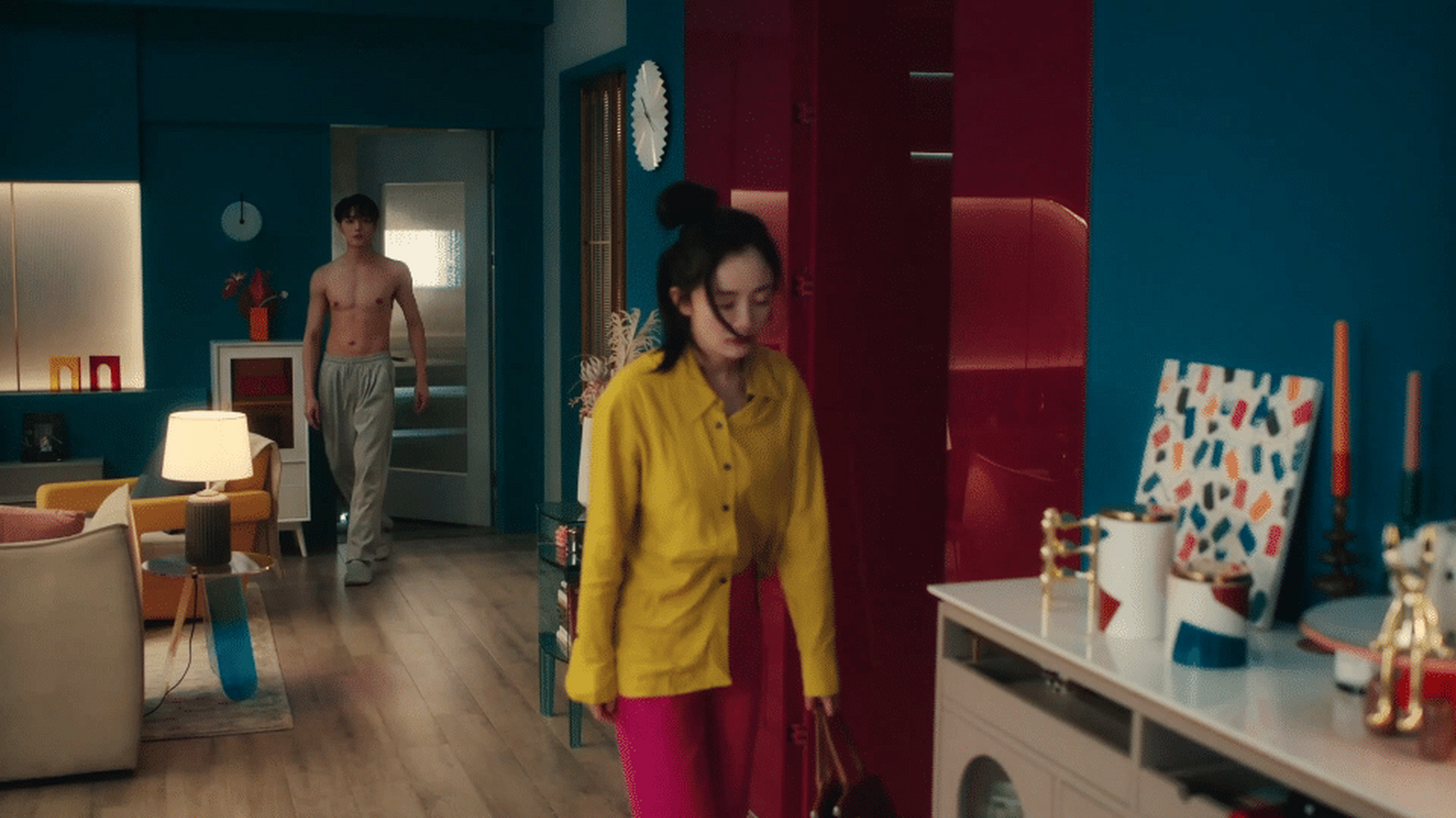 杨幂秦施醉酒行为大赏#   太可爱了吧,杨幂喝醉酒后的样子[偷笑]