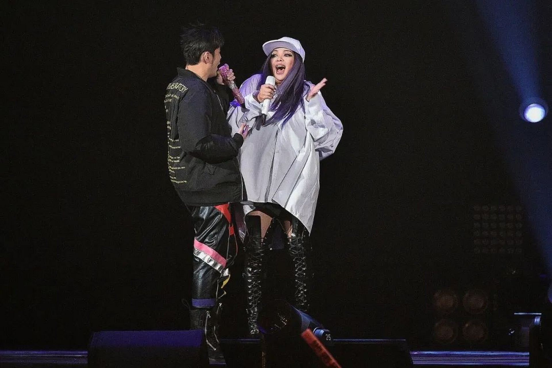 张惠妹飞澳洲开唱,周杰伦竟当司机同框画面曝光  金曲天后张惠妹从