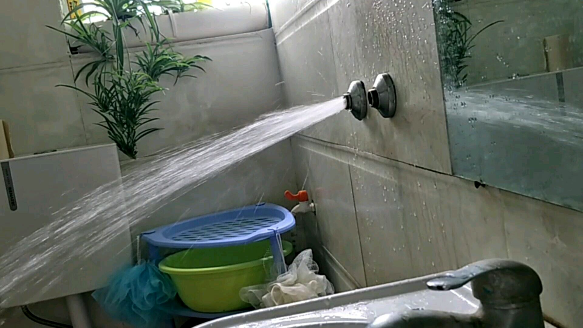 家里热水器出了问题,工作两三分钟自动熄火,显示E3,试着修一修
