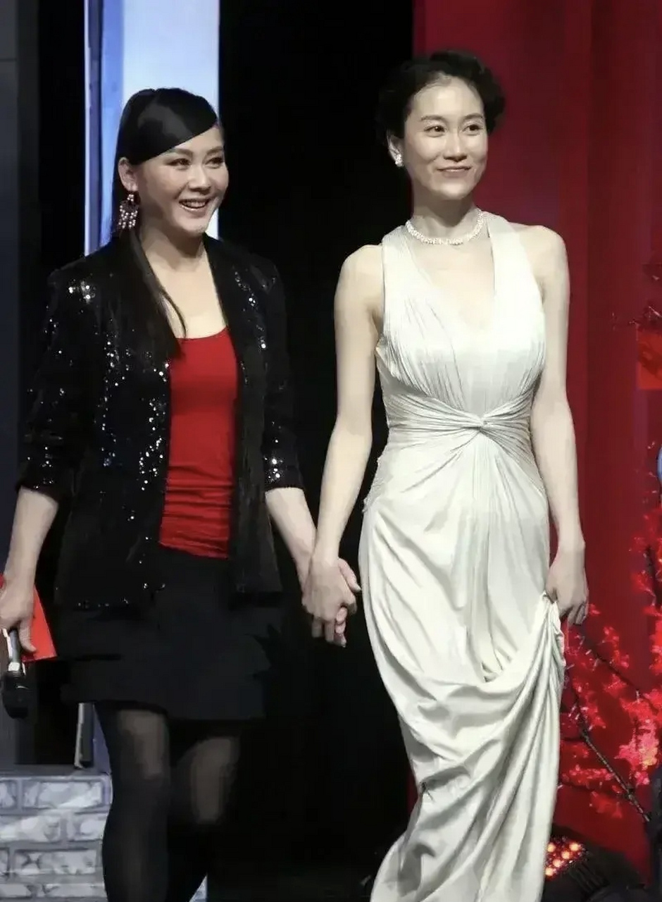 温峥嵘和李琳比虽然年龄相差七岁,但两人在同框时看起来确实有明显