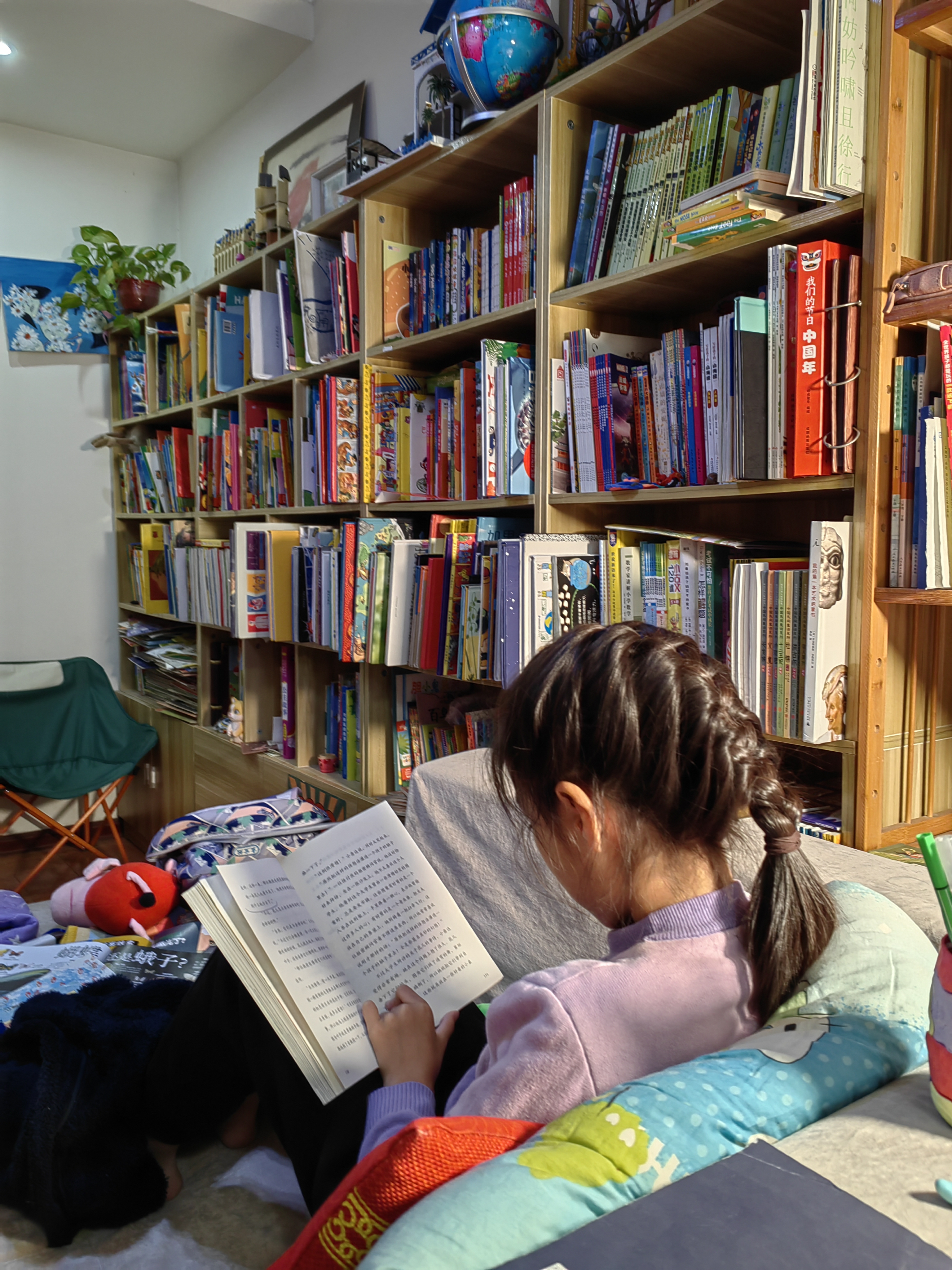 第二,仔细想想,好不容易生下来孩子读书图片孩子在家看书孩子读书三