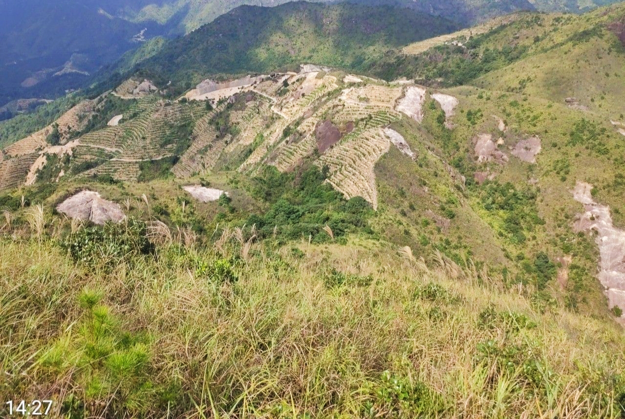 潮州潮安區鳳凰鎮插旗崬,廣東千米山峰第1人120分鐘登頂!