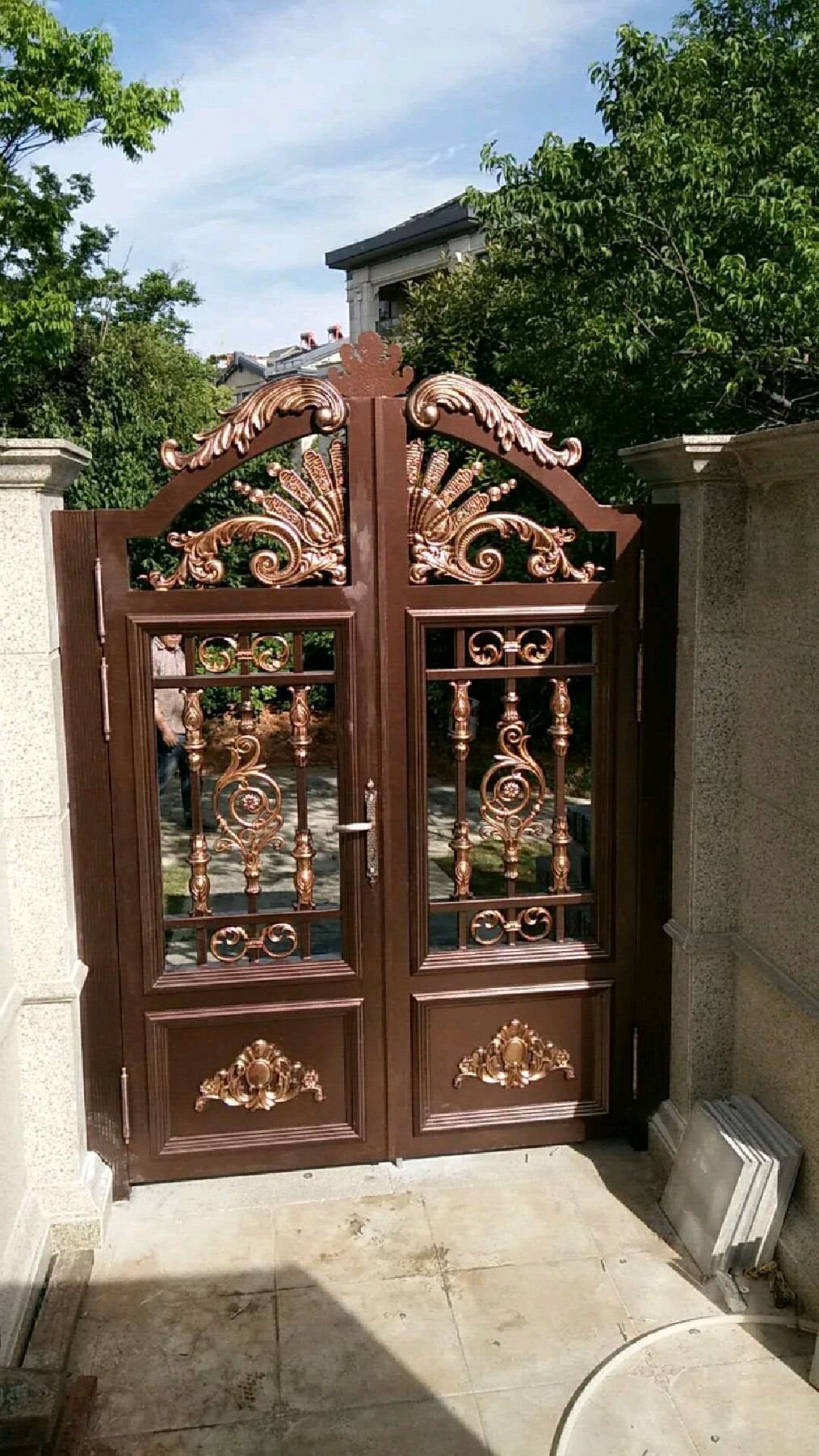 春翔铝艺双开别墅门,小区别墅厂房围墙小门侧门,小型的欧式镂空雕花铝