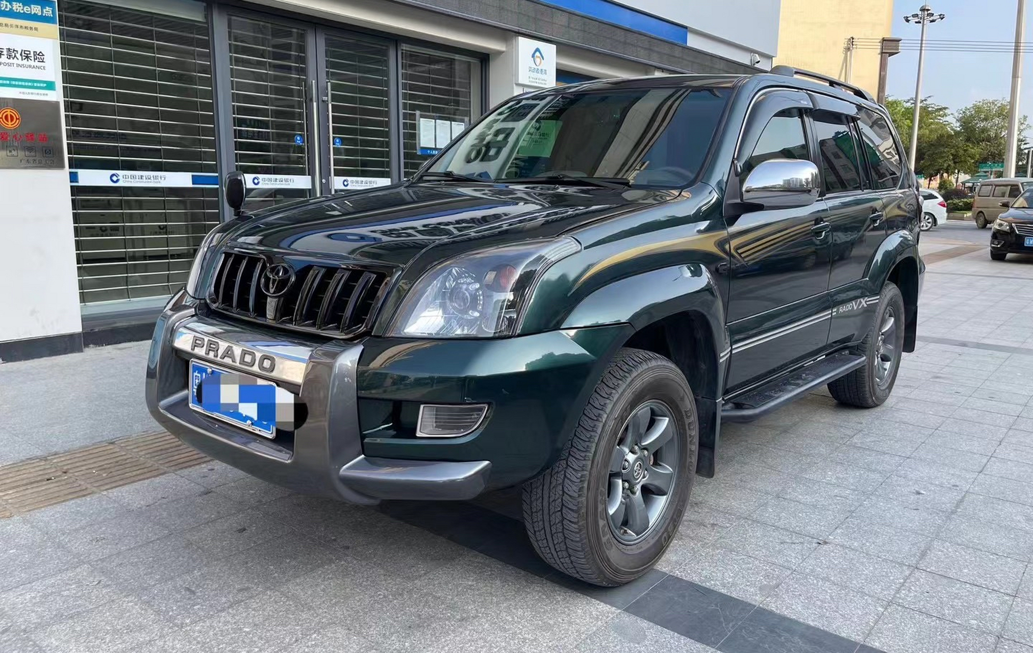 2008年6月丰田霸道4000vx 带底盘升降, 空气悬挂,吸顶电视,小卓板