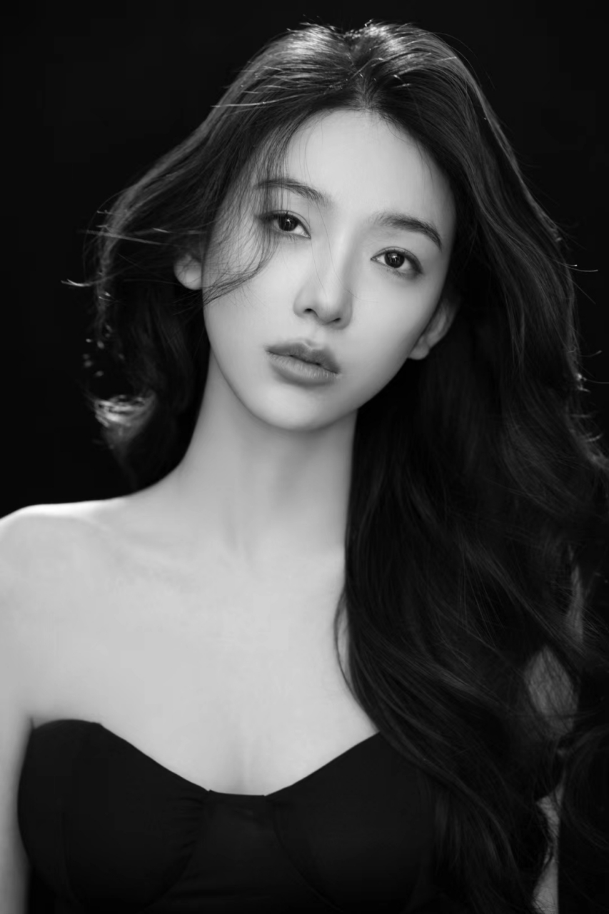 有点喜欢这组情绪感照片 #演员宁心