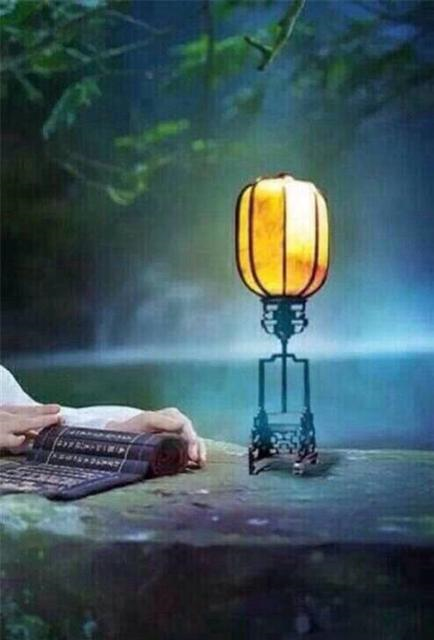 曾经网络诗句"本是青灯不归客,却因浊酒留风尘"后两句是什么?