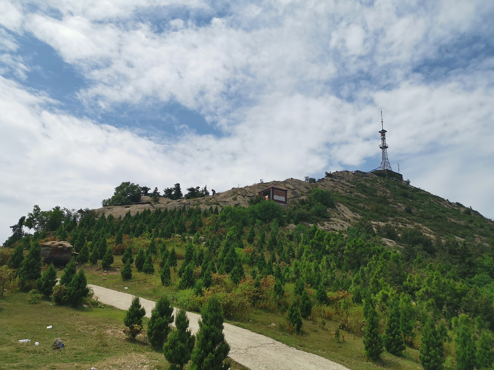 孝感大悟仙居顶风电场,遇到两个摩友,分别骑铃木uy,雅马哈nmax,太酷了