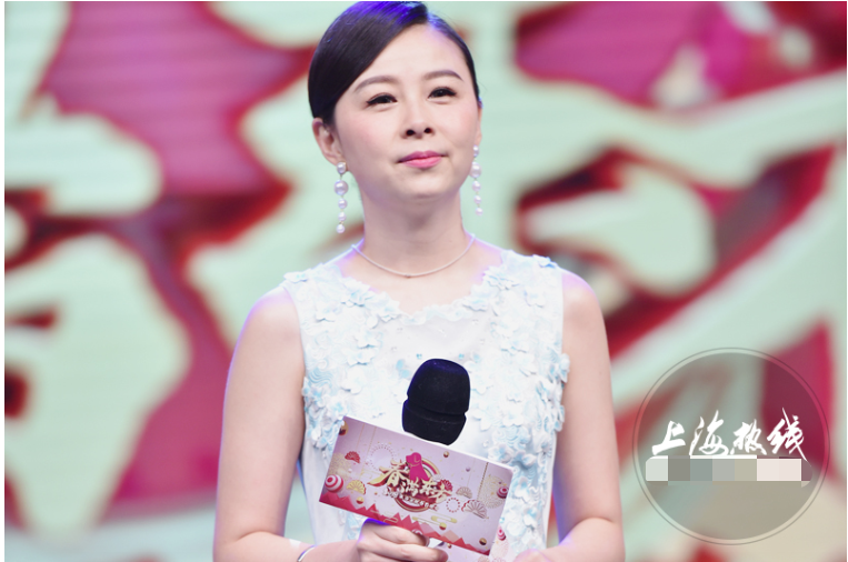周瑾的双重身份:东方卫视主持人和两个孩子的母亲