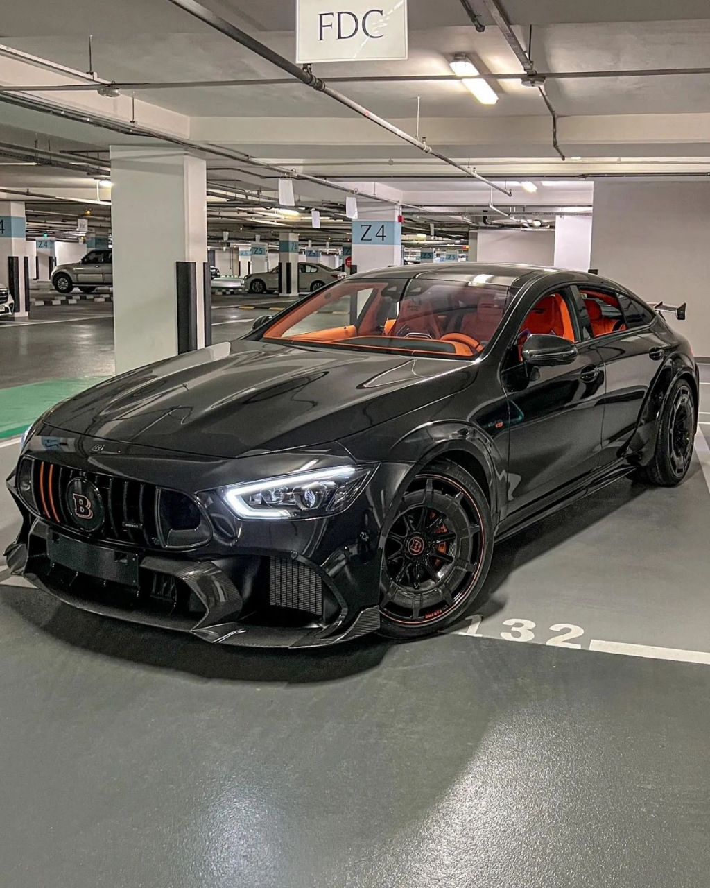 巴博斯改装的奔驰amg gt63s,黑武士非常耐看,外观造型威武霸气