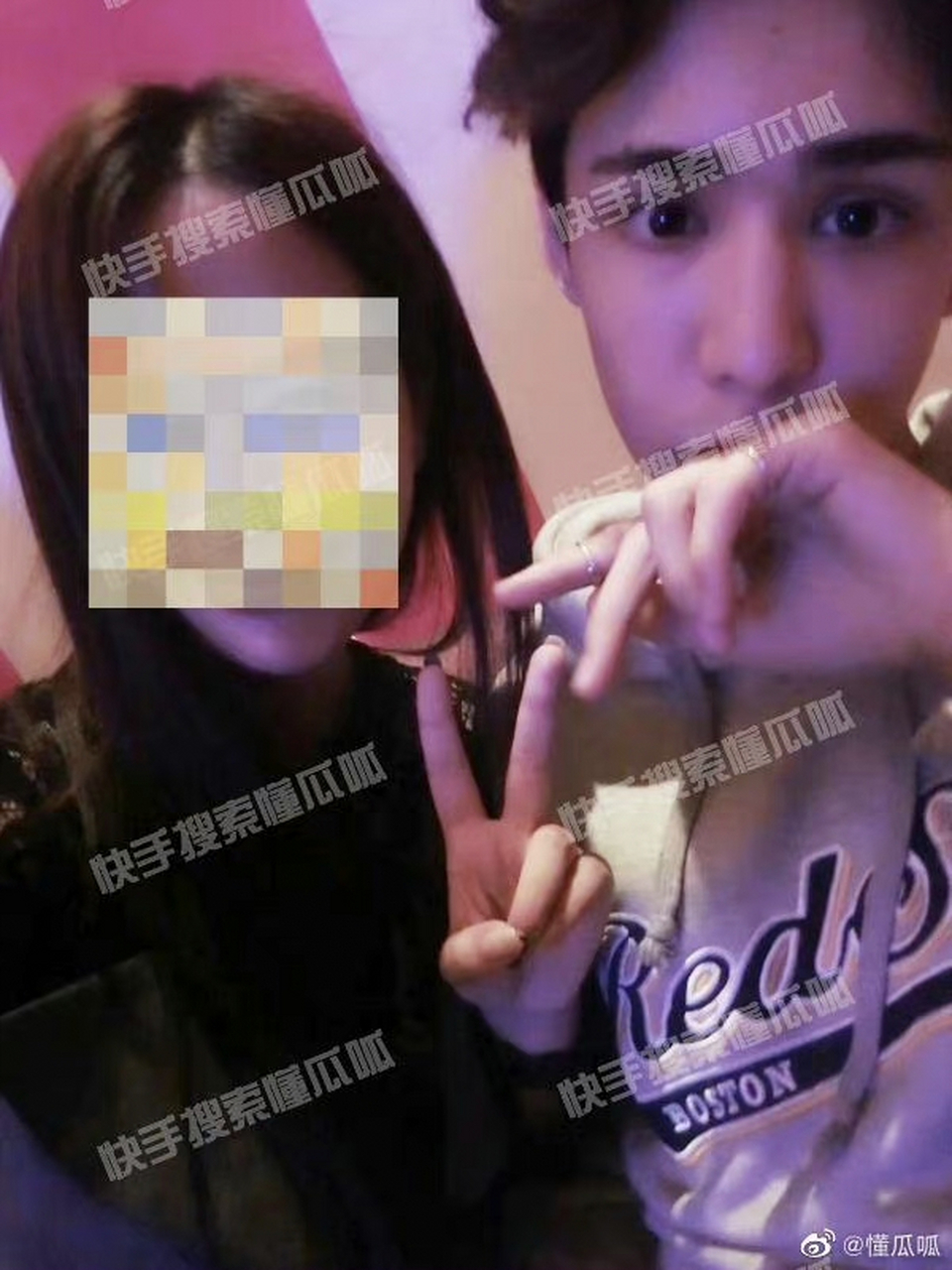 吾木提一心想当偶像,参加过中国好男儿,星动亚洲等选秀,还跟蔡徐坤等