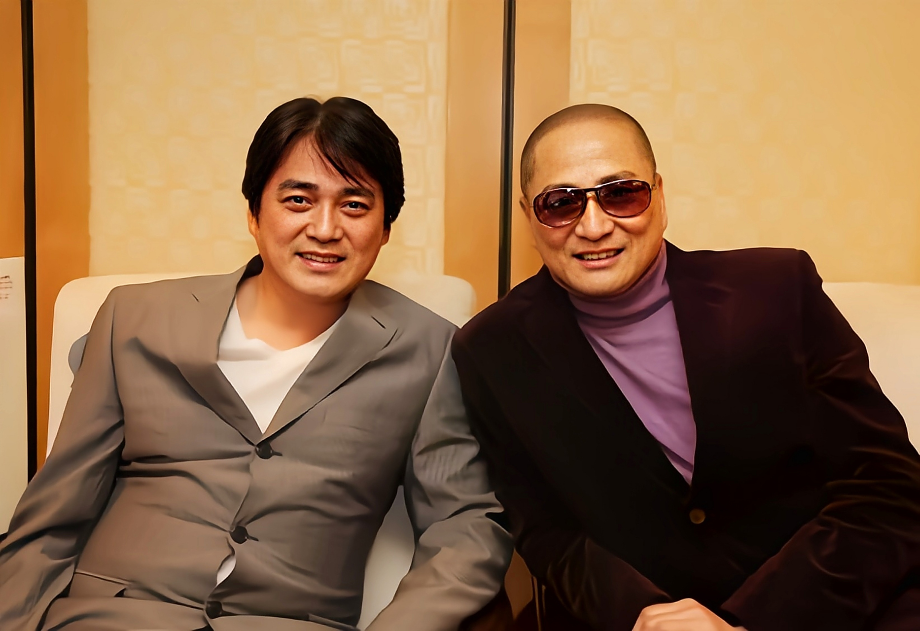 现在终于知道,原来两人相差了1岁,汤镇业是弟弟汤镇宗是哥哥!  "汤氏