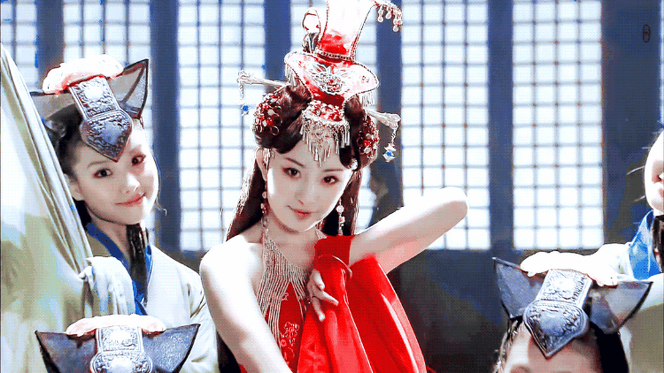 杨幂18岁饰演的王昭君,这是少女最美好的年华,满满的胶原蛋白,一颦